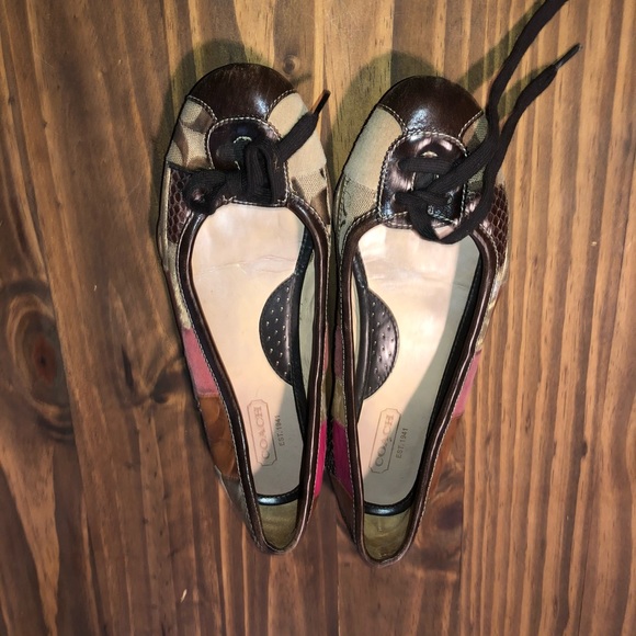 Coach flats